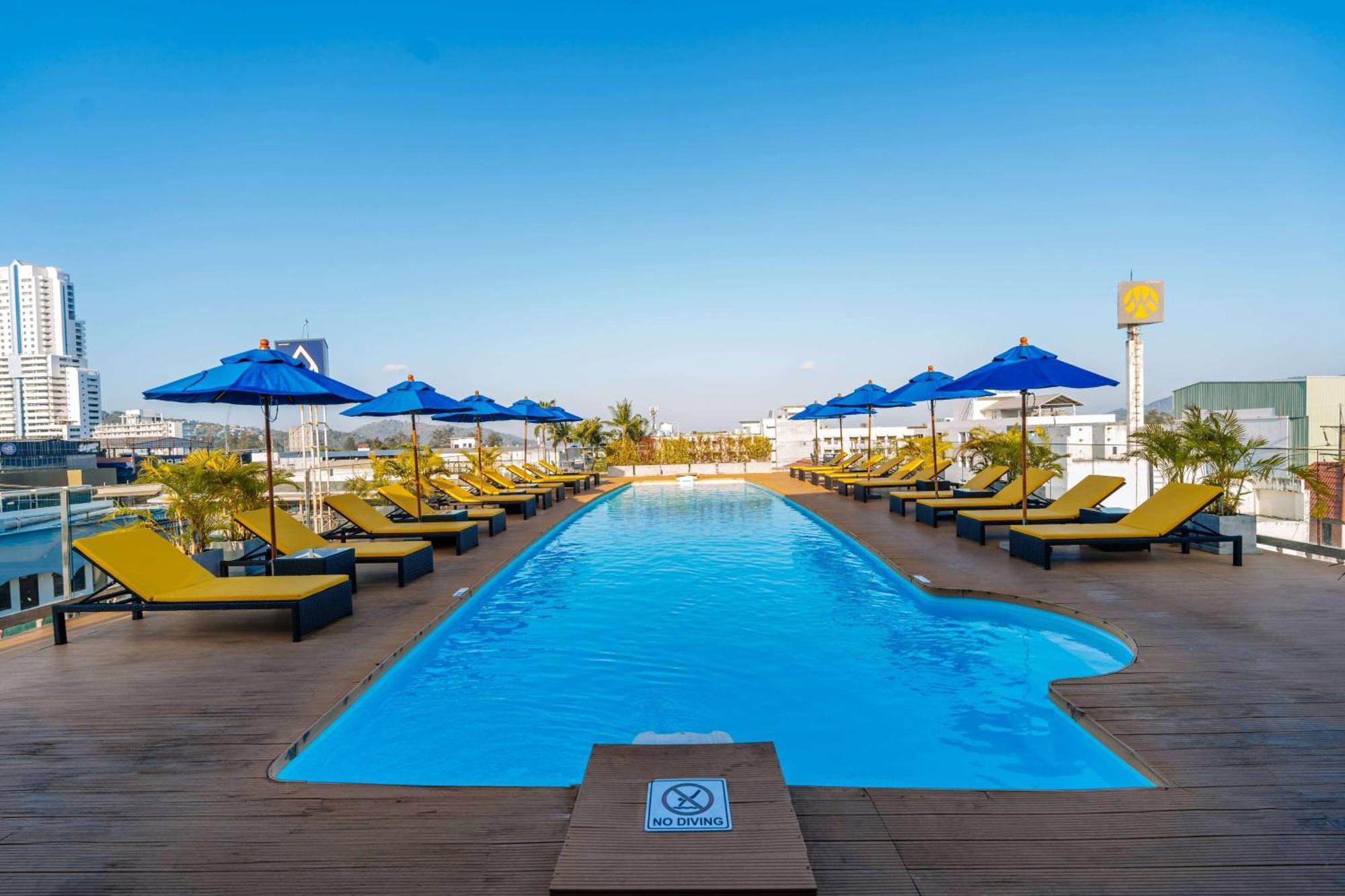 Days Inn By Wyndham Patong Beach Exteriér fotografie